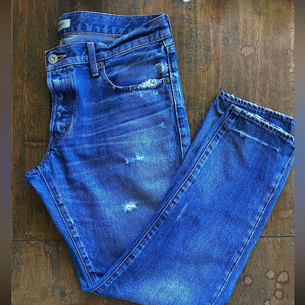 MOUSSY DENIM Women’s Size 31 Distressed Tapered Boyfriend Jean 👖